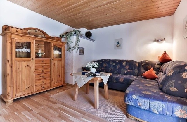 Ferienwohnung Nr. 2, 1-2 Personen, 54 qm, Dusche/WC, Terrasse, TV, W-LAN, 1 Schlafzimmer, Erdgeschoss