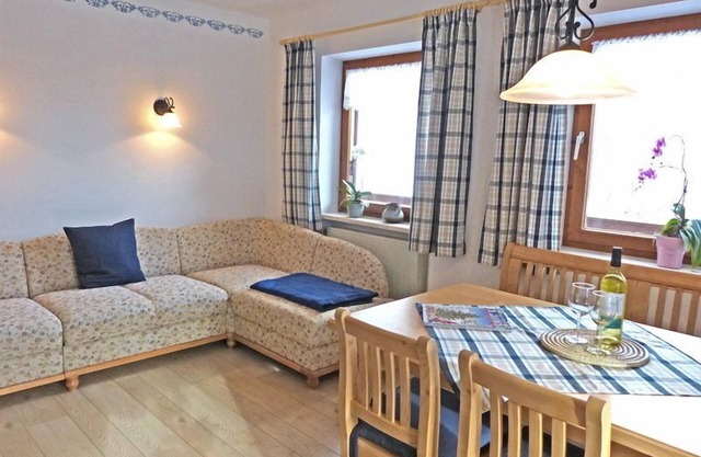 Ferienwohnung, 1-3 Personen, 70 qm, Dusche/WC + 2.WC, Süd-Ostbalkon, TV, 1 Doppel- und 1 Einzelschlafzimmer, Nichtraucher