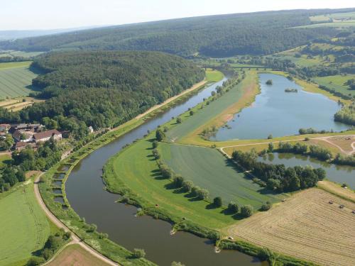 Ferienapartment MW 2b Höxter Weserbergland an der Weser inkl Küche, Wäsche, LAN, Parkplatz, Self CheckIn