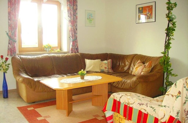 Feriendomizil (55 m2) im Naturpark Steinwald mit Südbalkon und Kachelofen