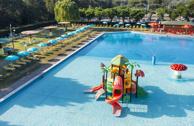 Feriendorf Fantastico Bungalow für 8 Personen