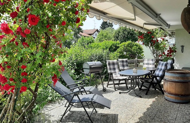 Ferienhaus für 8 Personen, 190 qm, 4 Schlafräumen, 2 Bäder, Terrasse und Garten