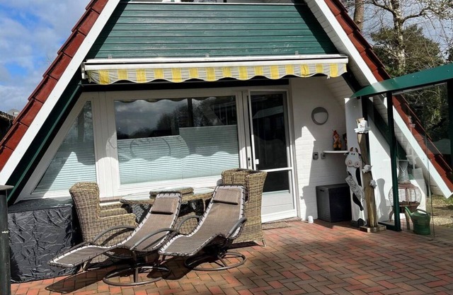 Ferienhaus Conneforde - Ferienhaus, Dusche und Bad, WC