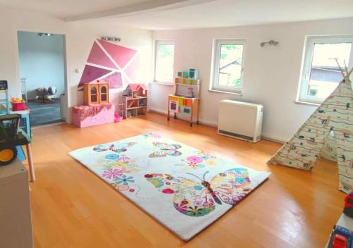 Ferienhaus Eden Frankenblick I Familien-Ferienhaus I Spielzimmer I Waschmaschine I kostenlos parken I WLAN I Spülmaschine I Hunde Haustiere