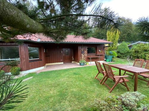 Ferienhaus im Harz, direkt am Wald, Terrasse&Garten, Grill, ruhige Lage, WLAN, Wandern,