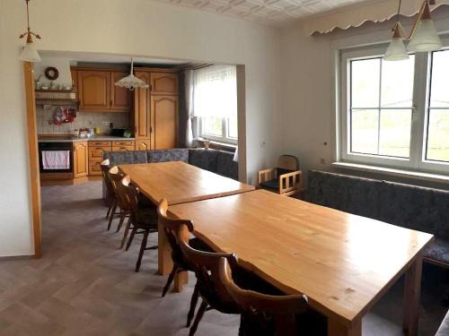 Ferienhaus in Bärenstein bei grünen Hügeln, cleaning included
