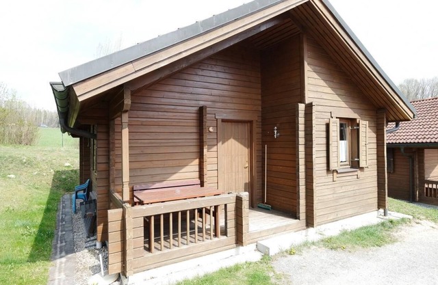Ferienhaus Jägerpark Viechtach 25, indoor pool, Wi-Fi and energy costs included