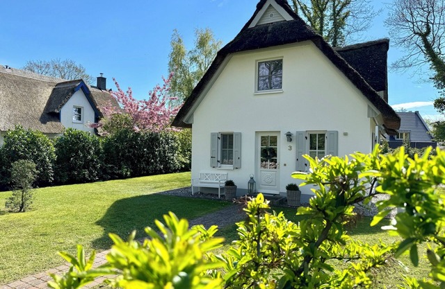 Ferienhaus mit Terrasse und Garten im Erholungsort Born