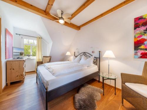 Ferienhaus-Ruegenbrise-mit-Seeblick-direkt-am-Wasser