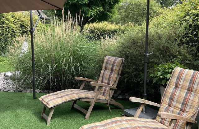 Ferienhaus/Wohnung auf dem Eltenberg 9 Personen,4 Badezimmer, Terrasse im Grünen