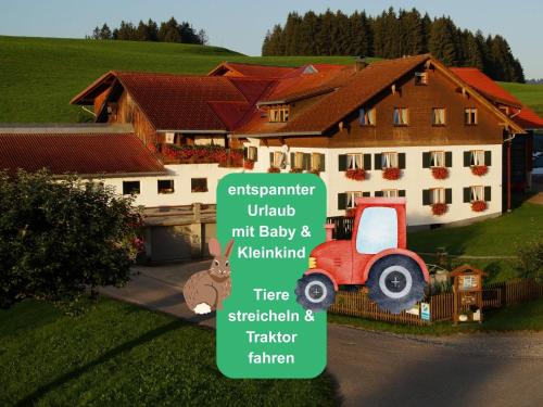 Ferienhof Eger - entspannter Urlaub mit Baby & Kleinkind - wahlweise top modern oder günstige Fewos - ruhig am Ende der Straße - Kälbchen füttern - Traktor fahren - Freie Fahrt mit den Hörnerbahnen in Sommersaison - E-Ladestation - E-bike Verleih ab Hof