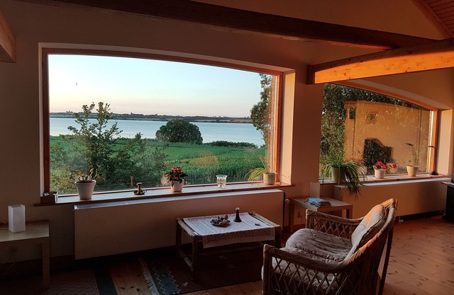 Ferienhof KRONBORG: Spacious apartment with panoramic views of the water