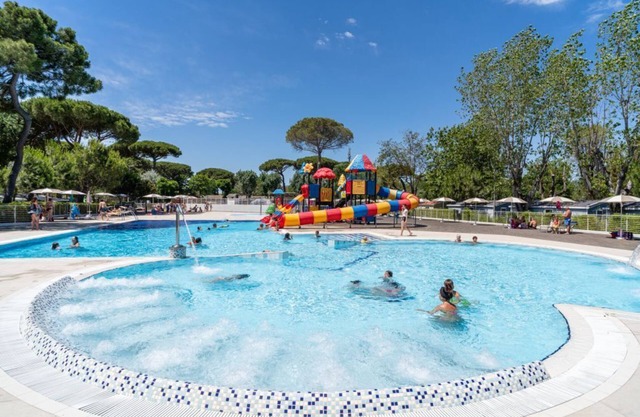 Ferienpark Marina Camping Village Lodge Superior PET für 5 Personen