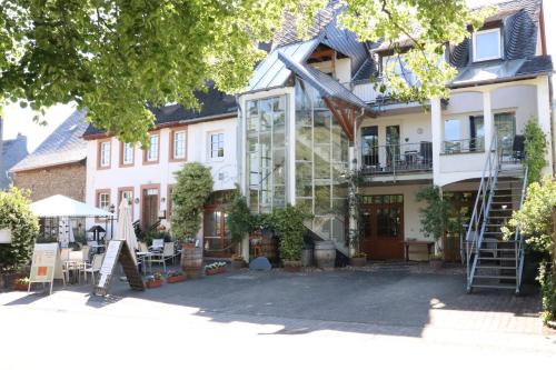Ferienweingut & Gutsrestaurant Becker