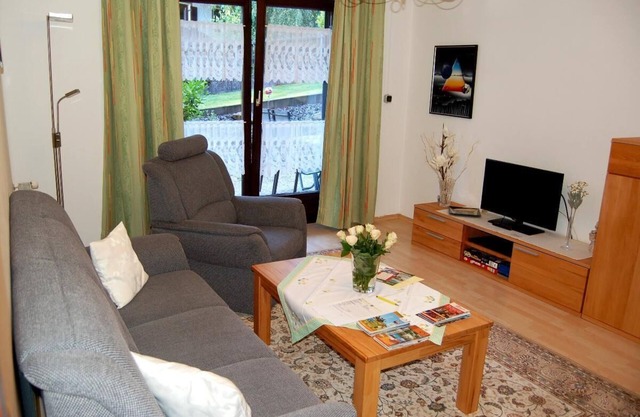 Ferienwohnung mit Sonnenterrasse lädt zum gemütlichen Verweilen ein - für bis zu 5 Personen geeignet