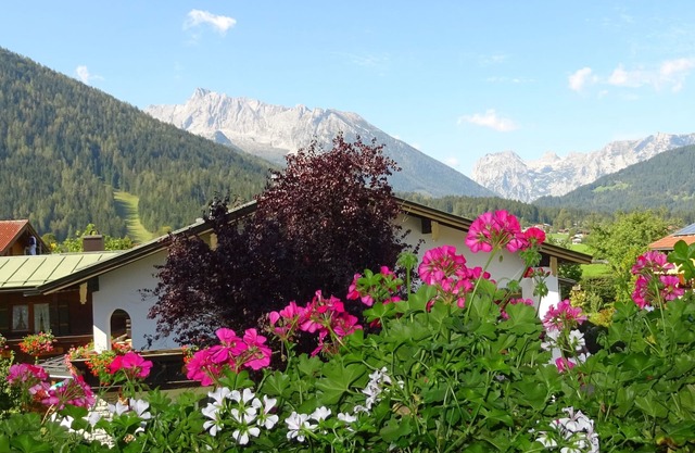 Ferienwohnung Nr. 5, 1 bis 2 Personen, 55 qm, 1 Schlafzimmer, Wohnraum mit Schlafcouch, separate Einbauküche, Balkon