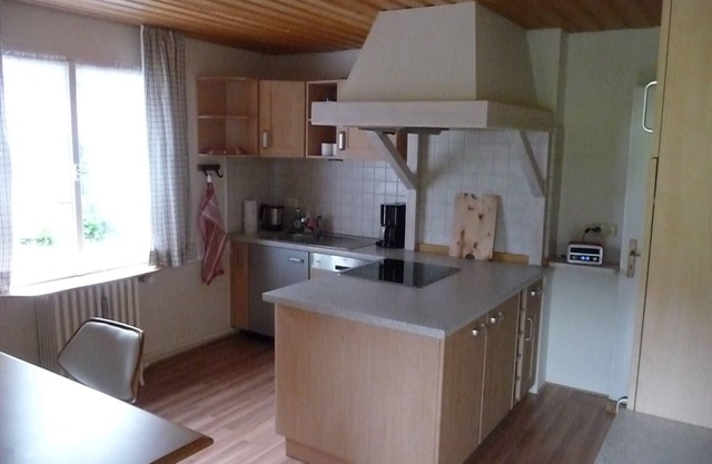 Ferienwohnung 65 qm, für 2-4 Personen, 2 getrennte Schlafzimmer, Balkon u. Nichtraucher