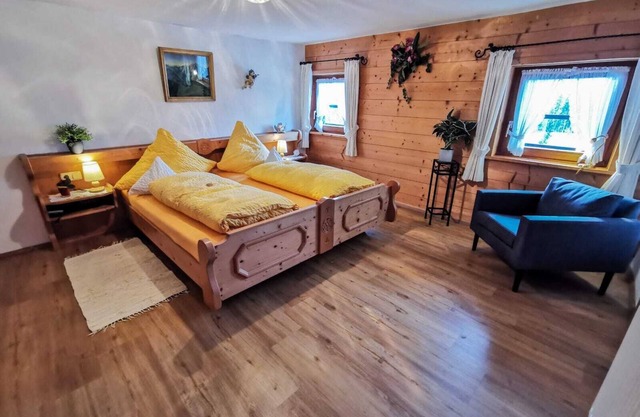 Ferienwohnung Grünstein, 1 bis 2 Personen, 42 qm, mit Dusche/WC, Balkon, Wohn-/Schlafraum getrennt