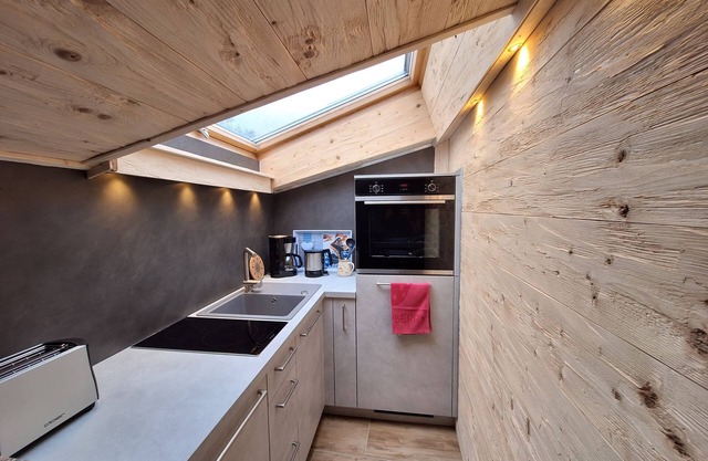 Ferienwohnung 1-3 Pers.,2 Separate Schlafzimmer, 2 Bäder, Kombinierter Ess-wohnbereich, Balkon
