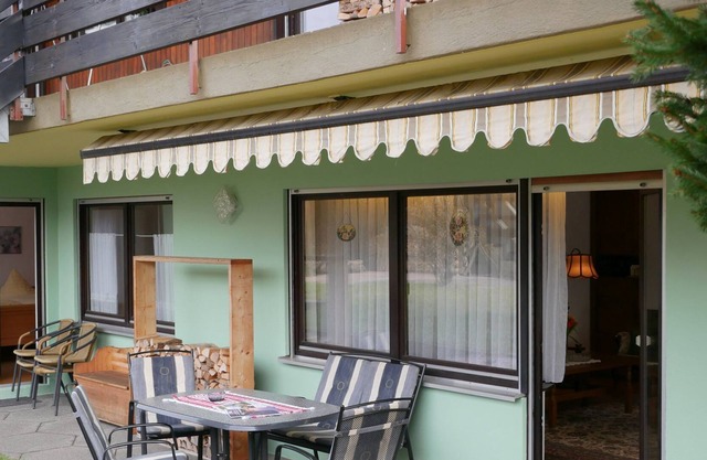 Ferienwohnung 1, 100qm, Pergola, behindertengerecht, 2 Schlafzimmer, max. 6 Personen