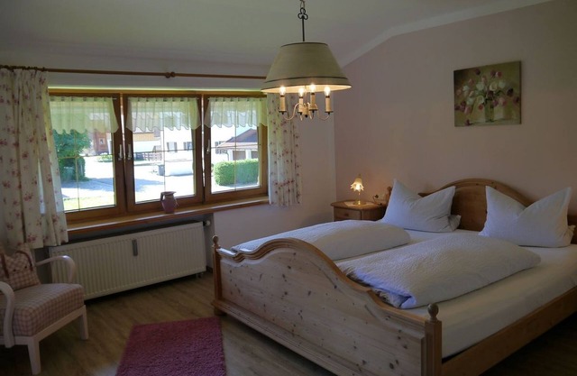 Ferienwohnung 1-3 Personen, 46 qm, Balkon, 1 Schlafzimmer, Wohnküche, SAT-TV