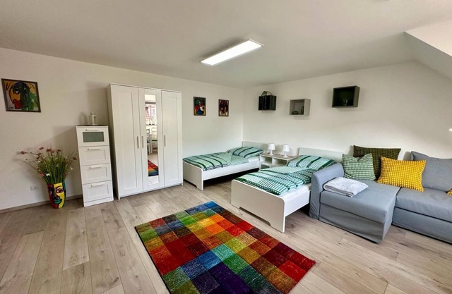 Ferienwohnung 2 mit Zwei Einzelbetten und Schlafcouch