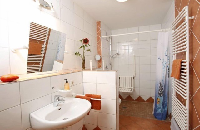 Ferienwohnung 2 (EG) für 2-3 Personen - auch für Rollstuhlfahrer u. Gäste m. Hund