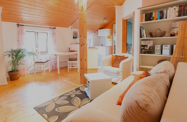 Ferienwohnung 40qm, Dachgeschoss, 1 separates Schlafzimmer