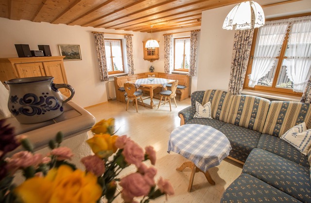 Ferienwohnung 75 qm, Nichtraucher, 2 Schlafzimmer, Wohnzimmer, Küche, Balkon oder Terrasse, Sat-TV, 4 Sterne, max 4 Personen