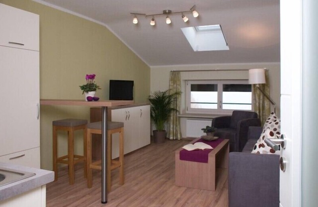 Ferienwohnung 8 "Chiemsee", Nichtraucher, 2 Schlafzimmer, Sat-TV, 4 Sterne, max. 6 Personen