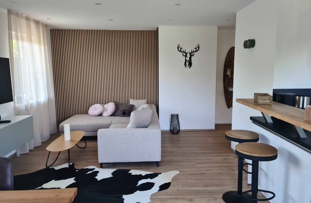 Ferienwohnung 80 qm 1 Sep. Schlafzimmer für 1-4 Personen mit Balkon