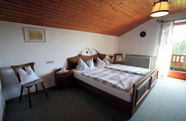 Ferienwohnung A mit Balkon, 2 Separate Schlafzimmer, 60 qm