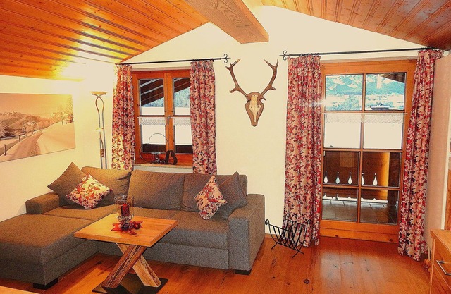 Ferienwohnung "Almgenuss" - Drei-Raum-Wohnung 65m² mit Balkon und Bergblick