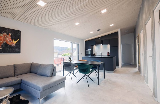 Ferienwohnung Alpenblick 75qm, 2 Schlafzimmer, Balkon, Max. 4 Personen