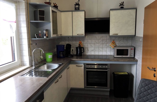 Ferienwohnung Ausblick im 1. OG 100 m² für 2 bis 6 Pers. Stadtrand von Detmold