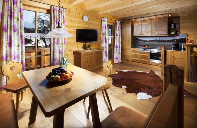 Ferienwohnung "Berchtesgaden" für 2-4 Personen, ca. 85 m², 2 Schlafzimmer, Wohnzimmer, Balkon