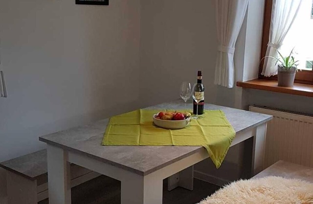 Ferienwohnung bis 2 Personen, 38 qm, 1 Sep. Schlafzimmer, Obergeschoss
