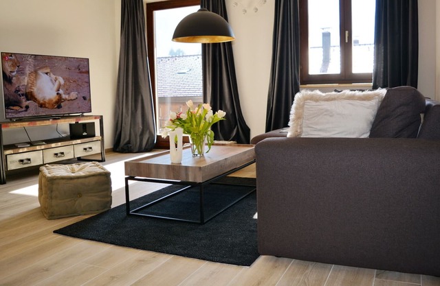 Ferienwohnung Burgblick, 65 m² für 1-3 Personen, Wohnküche, Schlafzimmer, Dusch/wc, Wlan, Balkon