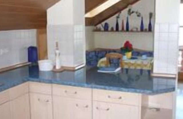 Ferienwohnung Dachgeschoss, für 4 Personen (60m²) 2 Schlafzimmer, Wohnküche, Wohnzimmer, Dusche/WC, Balkon, Waschmaschine