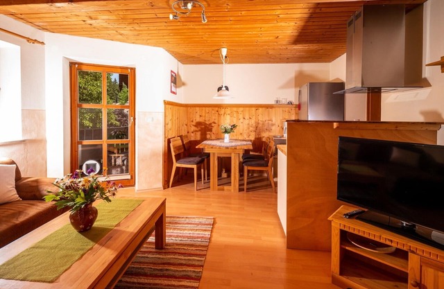 Ferienwohnung 2, ruhige Lage, sep.Schlafzimmer, 58 qm