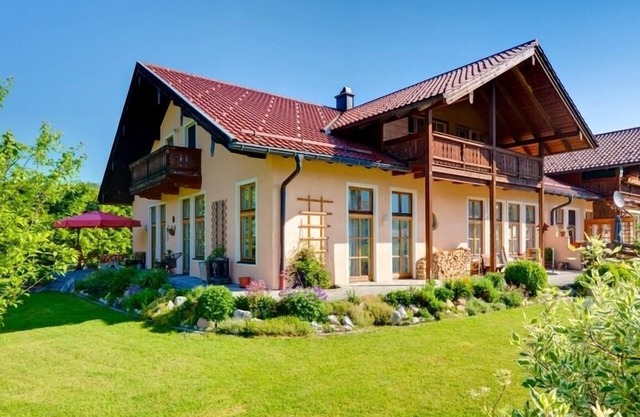 Ferienwohnung für 1-4 Pers., ca. 120 qm, 2 Schlafzimmer, Wohnraum, Küche mit Essecke, Balkon nach Süden und Süd-Ost