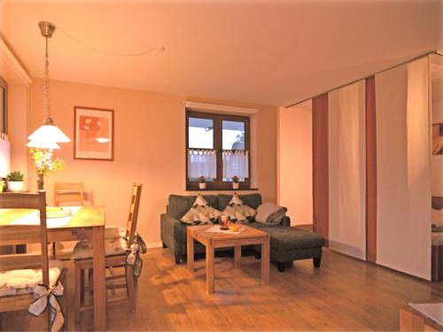 Ferienwohnung für 2 Personen in Kirchhundheim, cleaning included