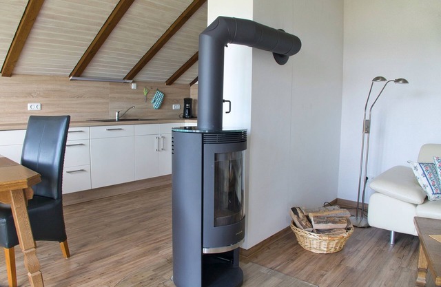 Ferienwohnung für bis zu Drei Personen mit Kachelofen und Balkon