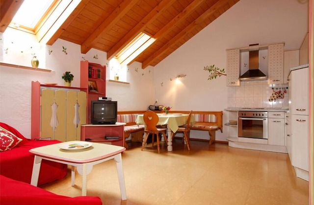 Ferienwohnung "Kirsche" 55 qm bis 4 Personen, 2. Obergeschoss, 2 separate Schlafzimmer, Ostbalkon.