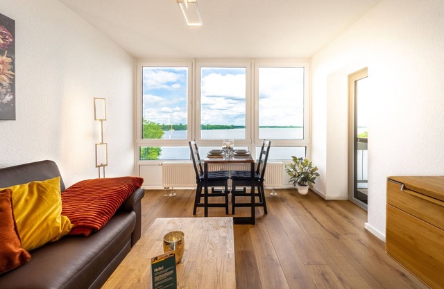 Ferienwohnung "meerblick am Delf" - Yachthafen Eyhausen