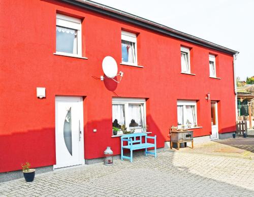 Ferienwohnung mit Terrasse und Garten