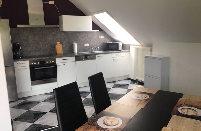 Ferienwohnung mit Balkon am Waldrand