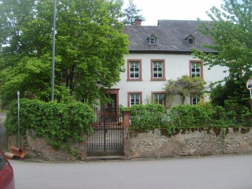 Ferienwohnung Mit Garten Und Parkplatz