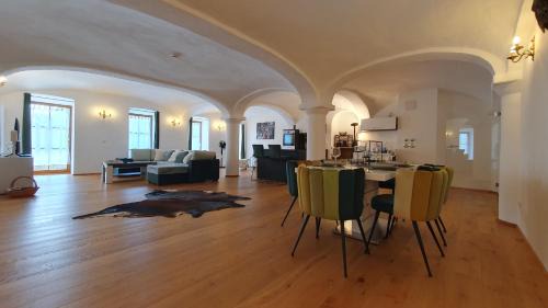 Ferienwohnung mit Alpenblick - Kufstein Suite am Simssee