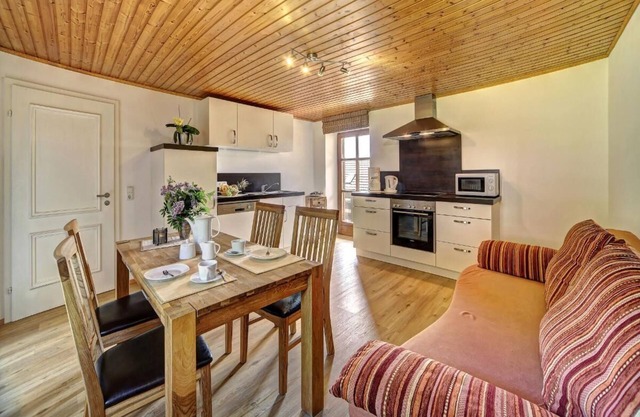 Ferienwohnung mit Südbalkon (60qm) für 4 Personen